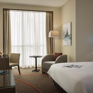 Zimmer mit Kingsize-Bett